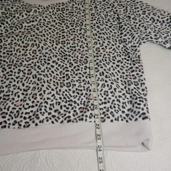 NWT Victorias Secret Leopard Print Crewneck Sweatshirt L/G White & Pink - Picture 10 of 10